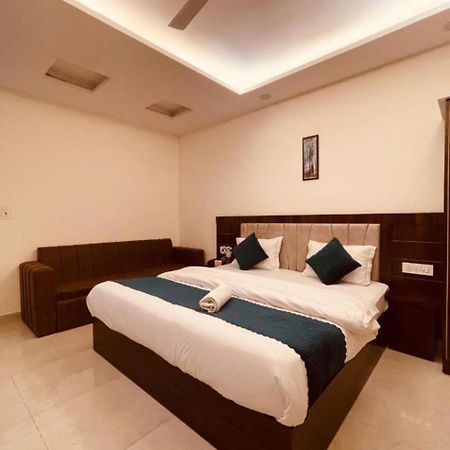 Hotel Rudra Residency Near Railway Station 马图拉 外观 照片