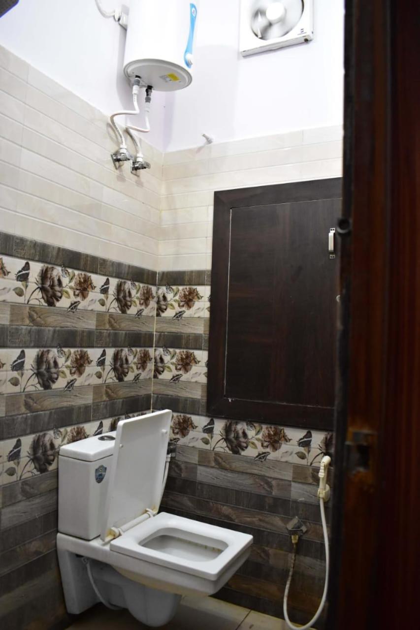 Hotel Rudra Residency Near Railway Station 马图拉 外观 照片