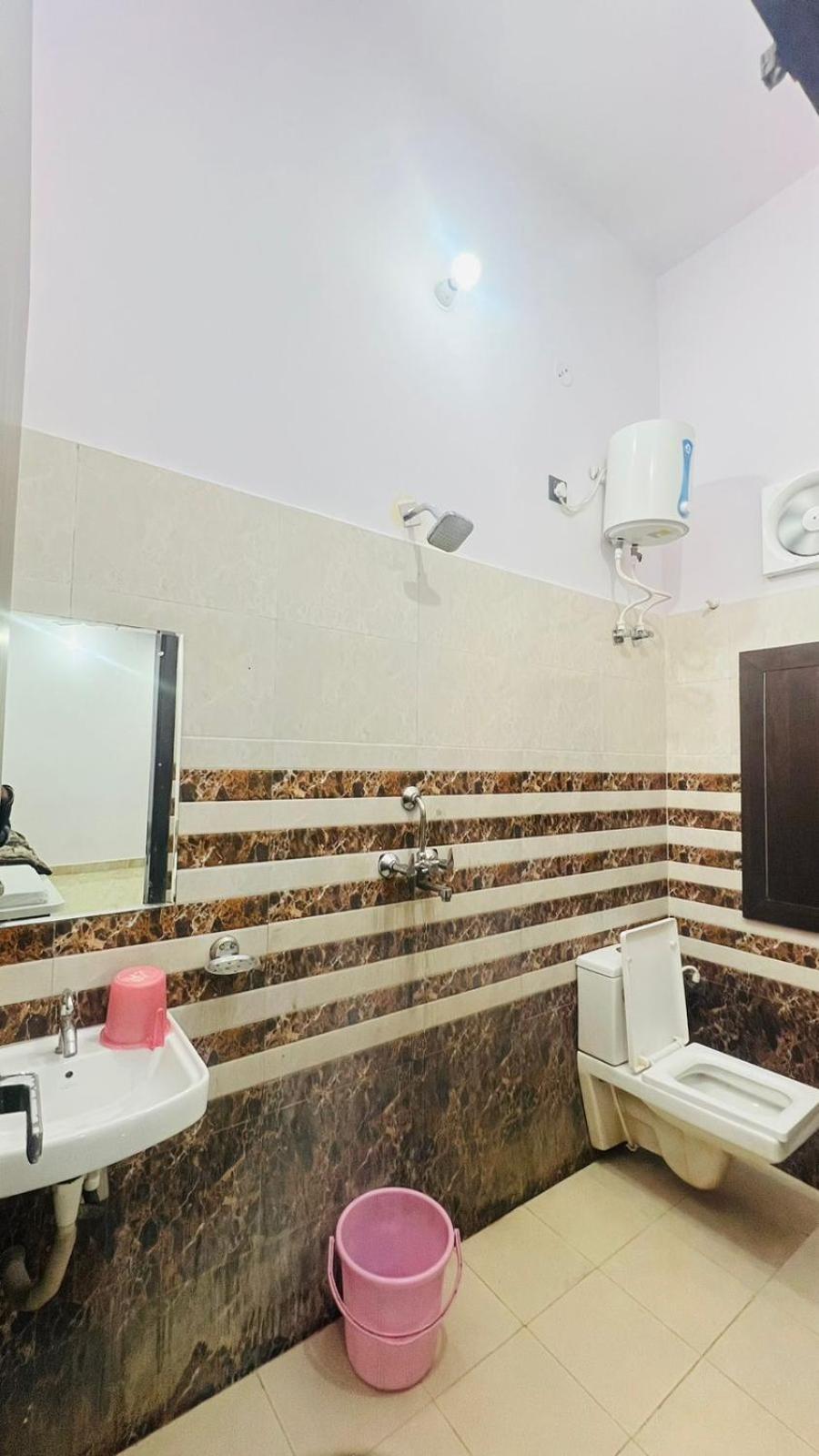 Hotel Rudra Residency Near Railway Station 马图拉 外观 照片