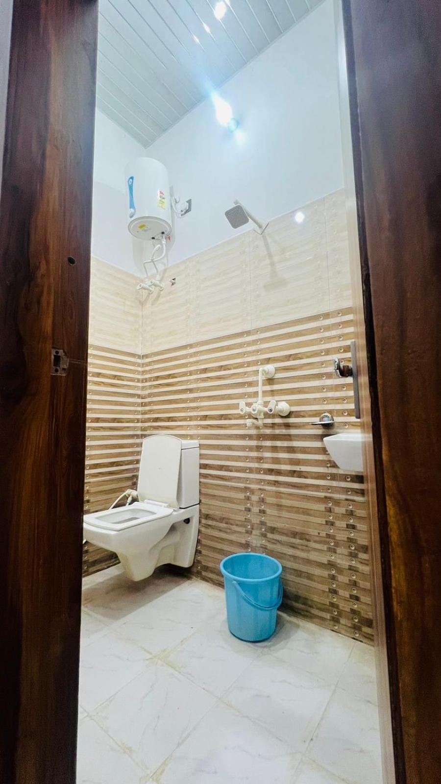 Hotel Rudra Residency Near Railway Station 马图拉 外观 照片