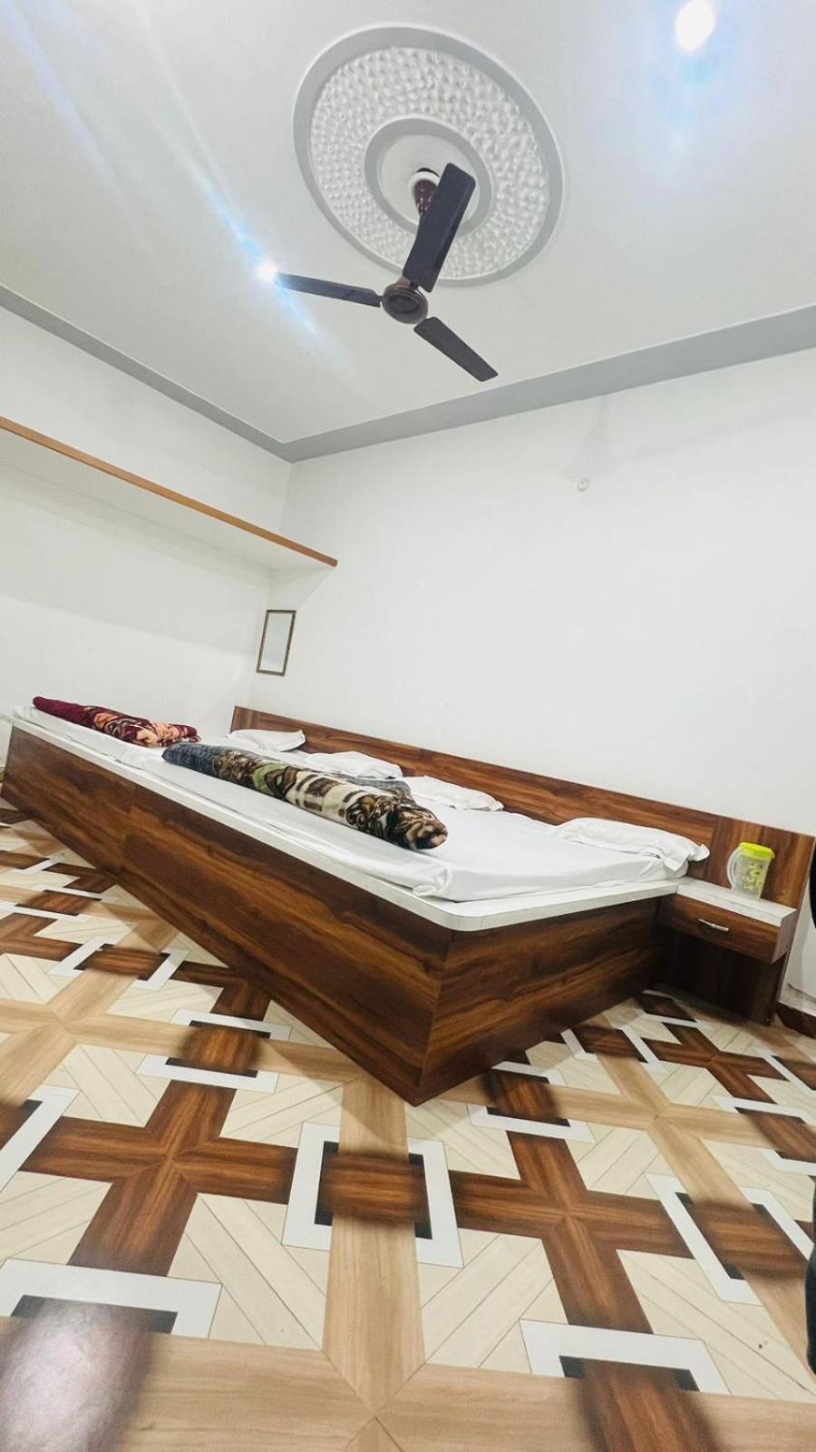 Hotel Rudra Residency Near Railway Station 马图拉 外观 照片